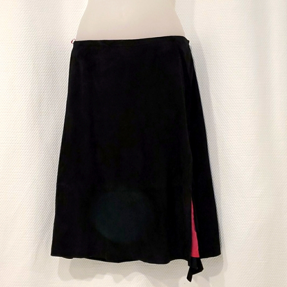 Suede leather skirt with fushia lining - Picture 1 of 5